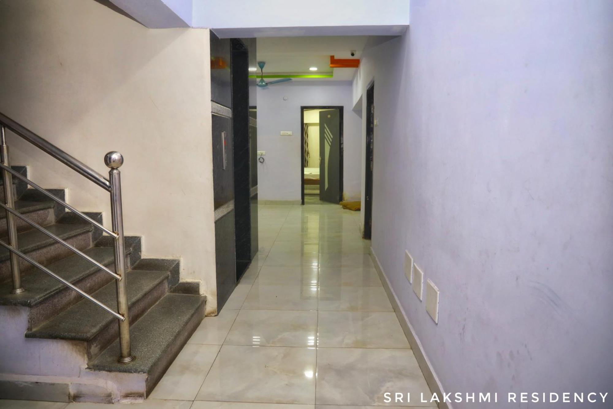 Sri Lakshmi Residency Hotell Tirupati Exteriör bild