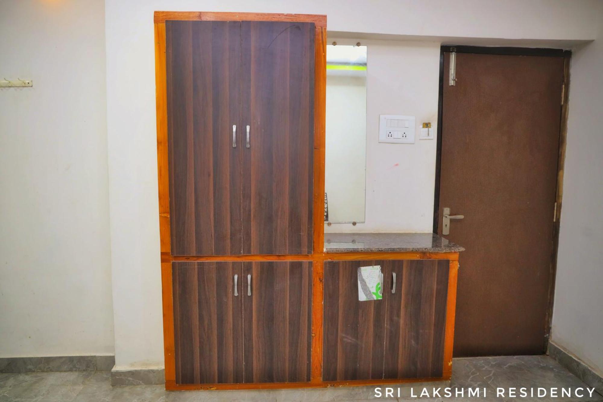 Sri Lakshmi Residency Hotell Tirupati Exteriör bild