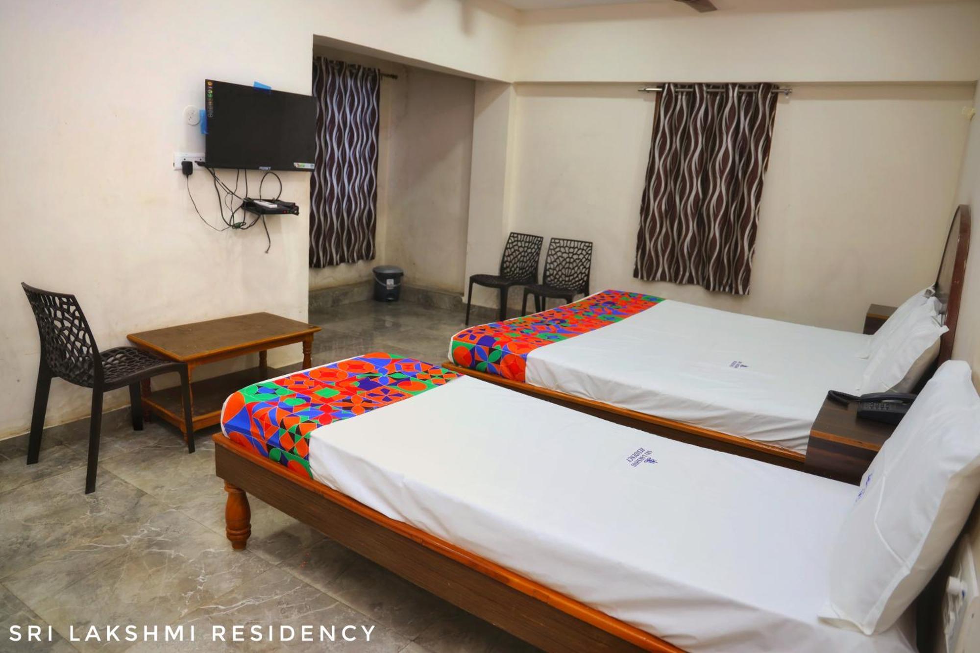 Sri Lakshmi Residency Hotell Tirupati Exteriör bild