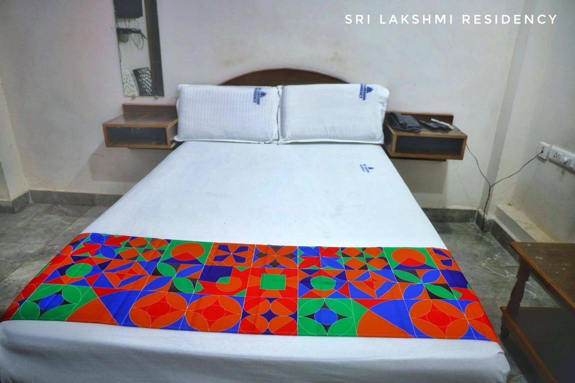 Sri Lakshmi Residency Hotell Tirupati Exteriör bild